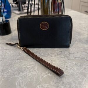Dooney and Bourke medium black Florentine zip around wristlet